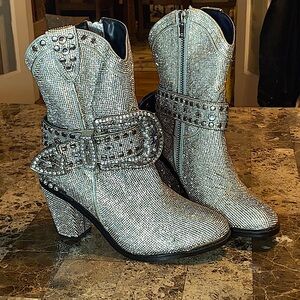 NEW Bling Cowgirl Boots✨
